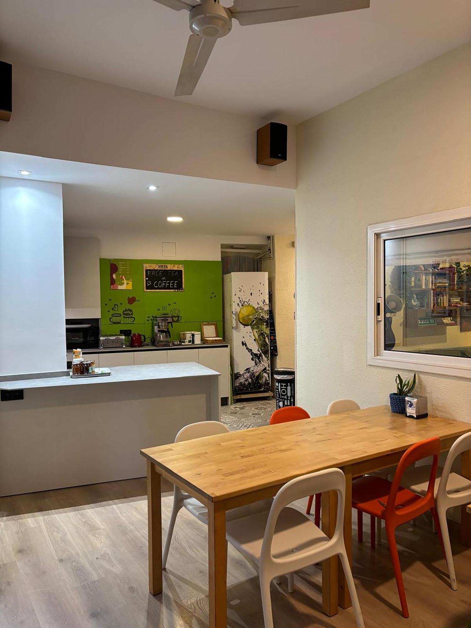 ברצלונה Itaca Hostel מראה חיצוני תמונה