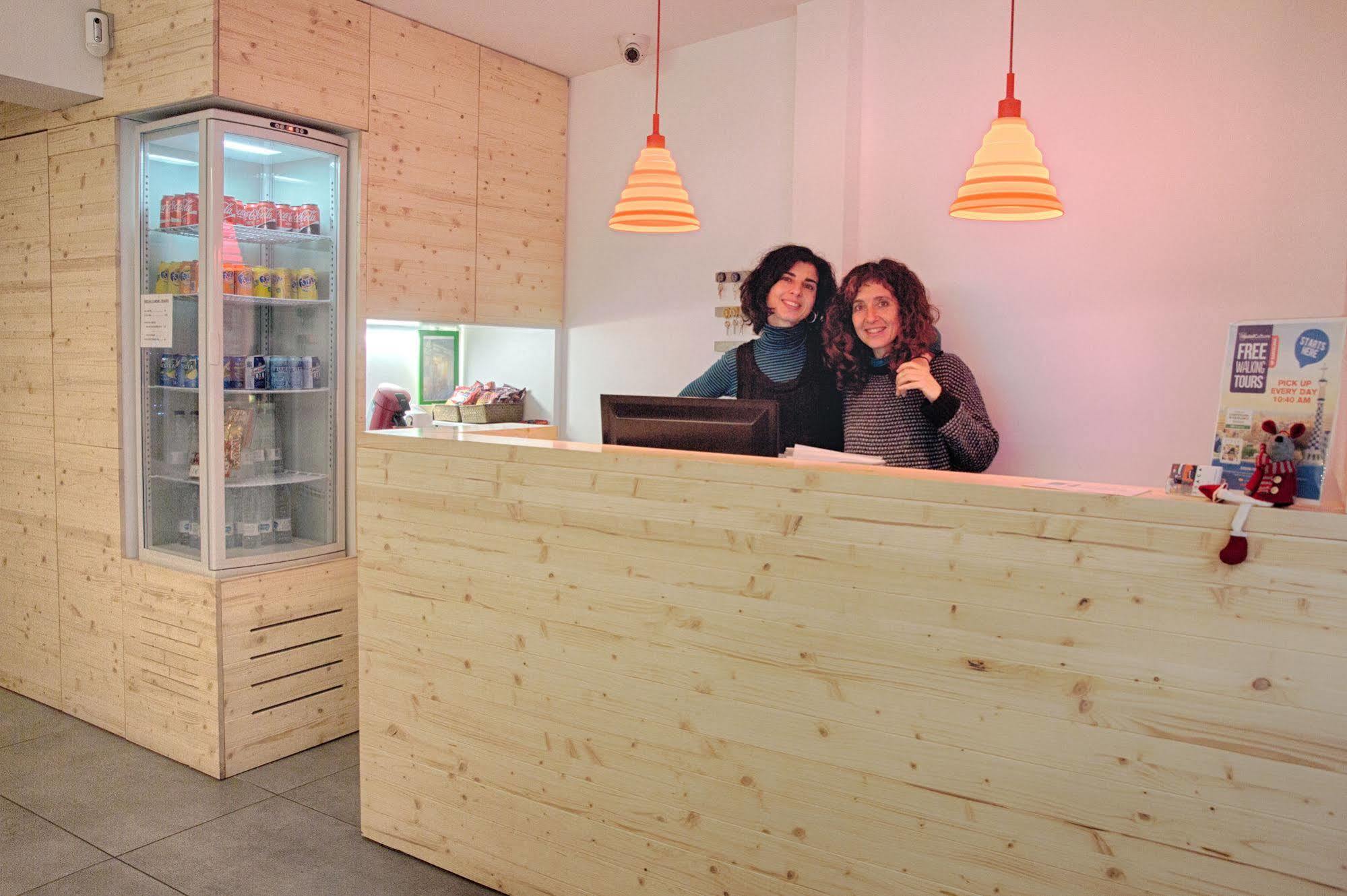 ברצלונה Itaca Hostel מראה חיצוני תמונה